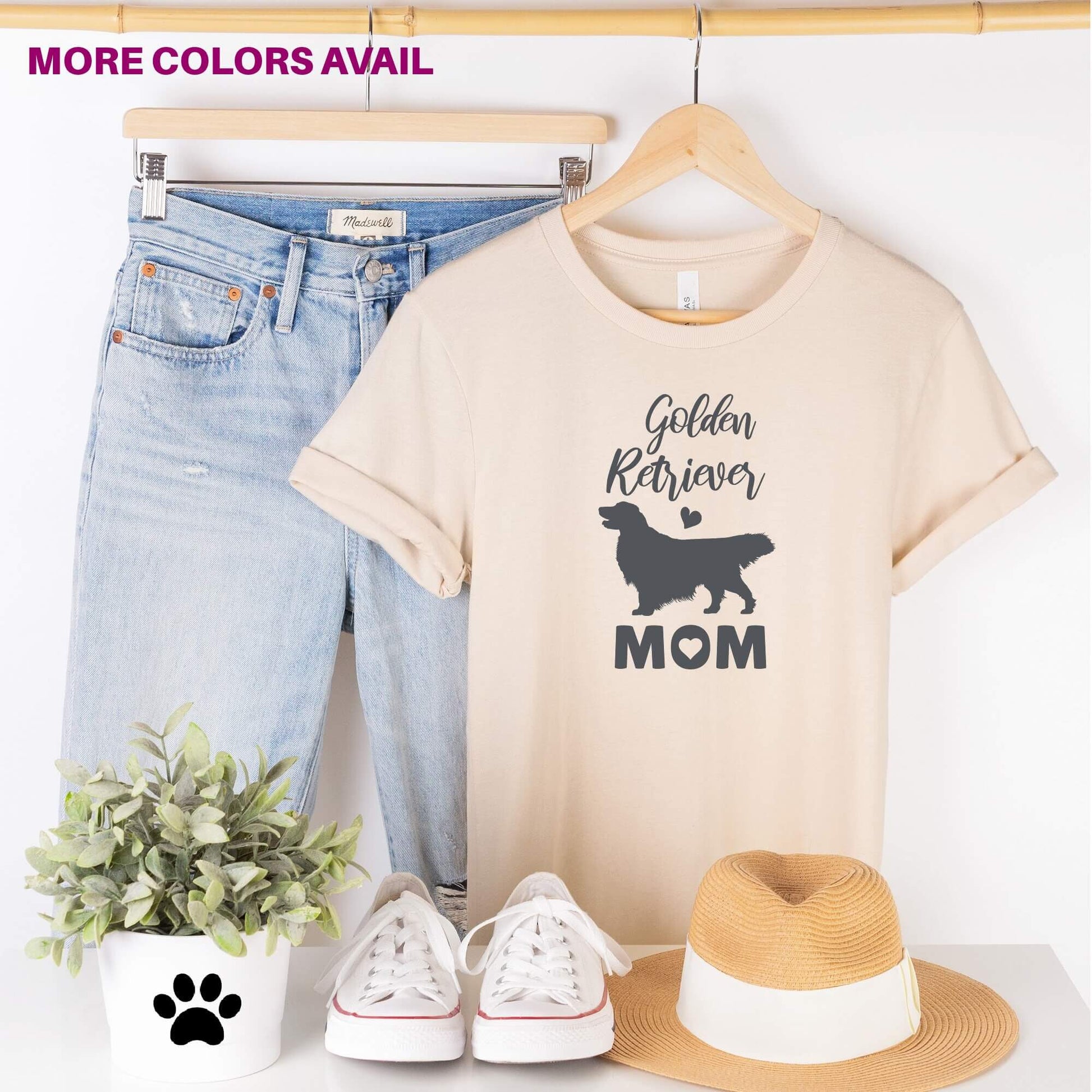 Golden Retriever Dog Mom T-Shirt – Comfortable & Stylish Tee for Dog Lovers - Bark & Beyond